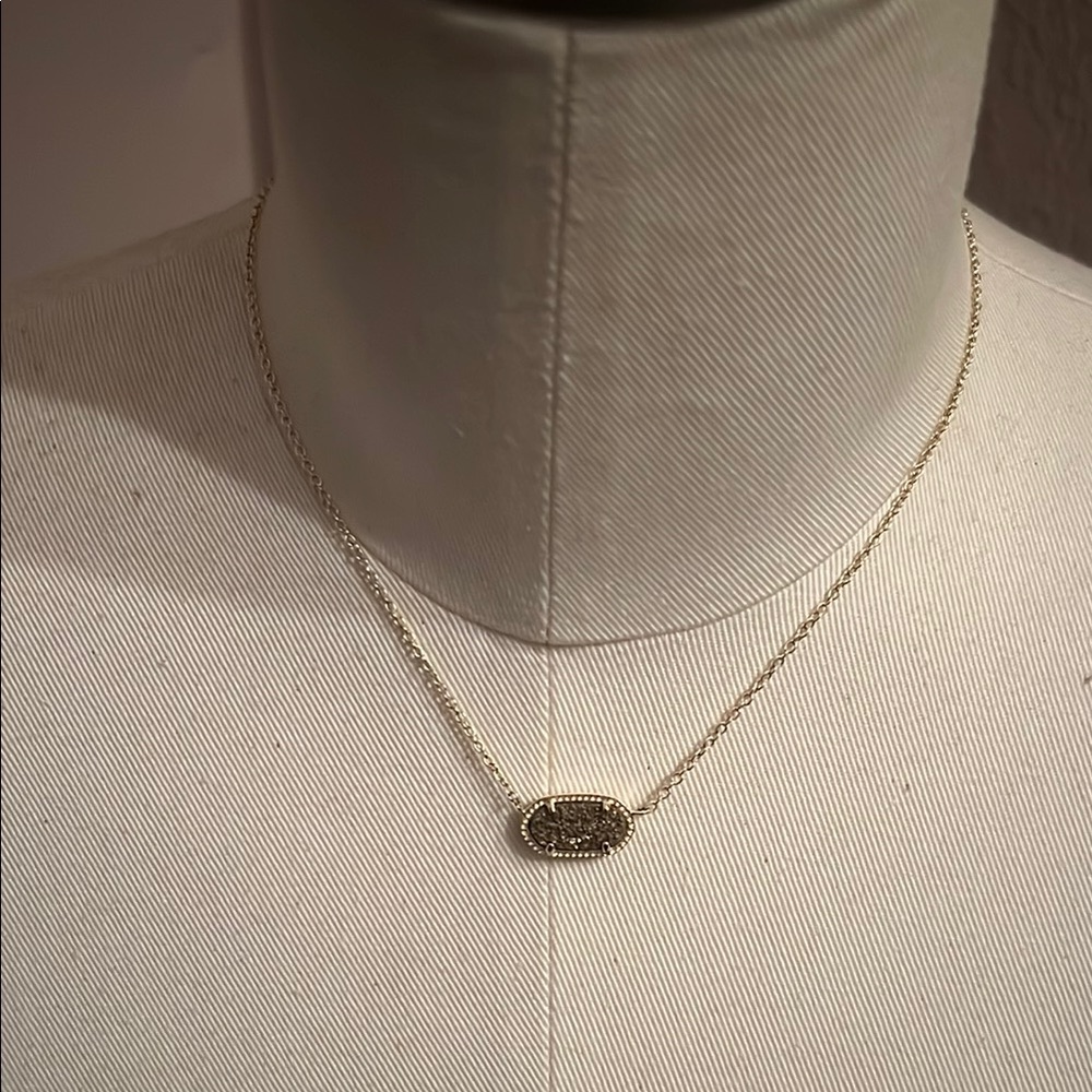 Kendra Scott Gold Necklace with Oval Pendant (Elisa Rose)